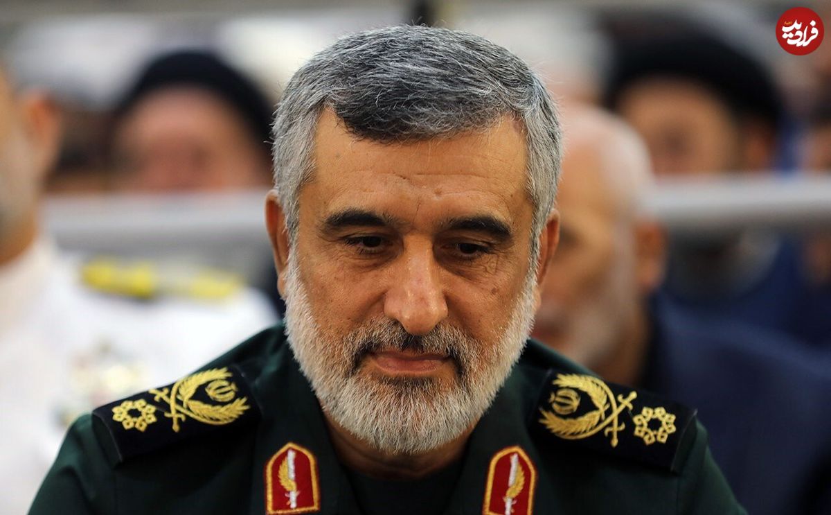عکس؛ سفر در زمان؛ «سردار حاجی زاده و سردار سلیمانی» در حیاط بیت رهبری؛ دهه 90