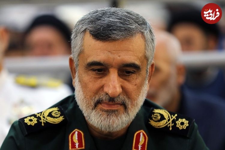 عکس؛ سفر در زمان؛ «سردار حاجی زاده و سردار سلیمانی» در حیاط بیت رهبری؛ دهه 90