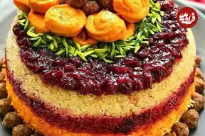 طرز تهیه ته‌چین آلبالو پلو با کوفته قلقلی؛ غذای خوشمزه فصل
