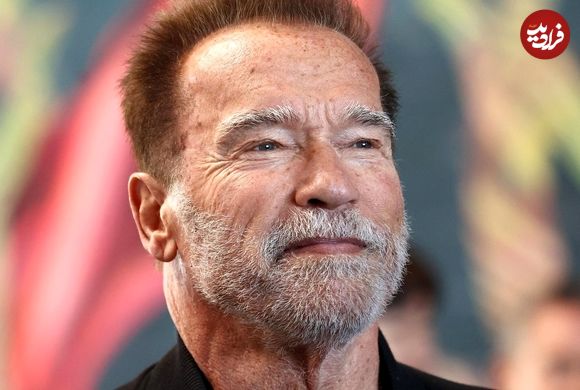 عکس| سفر در زمان؛ «آرنولد» در حال هدایت یک کالسکه در نیویورک؛ سال 1348