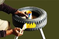 ببینید؛ چگونه با لاستیک کهنه و سیمان، یک گلدان خلاقانه بسازیم؟
