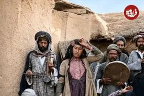 ایران عهد قاجار به روایت عکس‌های رنگی‌شده؛ از «رقصنده‌ها در روستا» تا «تریاکی‌ها در خرابه»