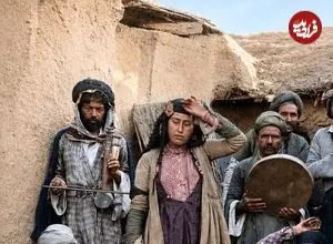ایران عهد قاجار به روایت عکس‌های رنگی‌شده؛ از «رقصنده‌ها در روستا» تا «تریاکی‌ها در خرابه»