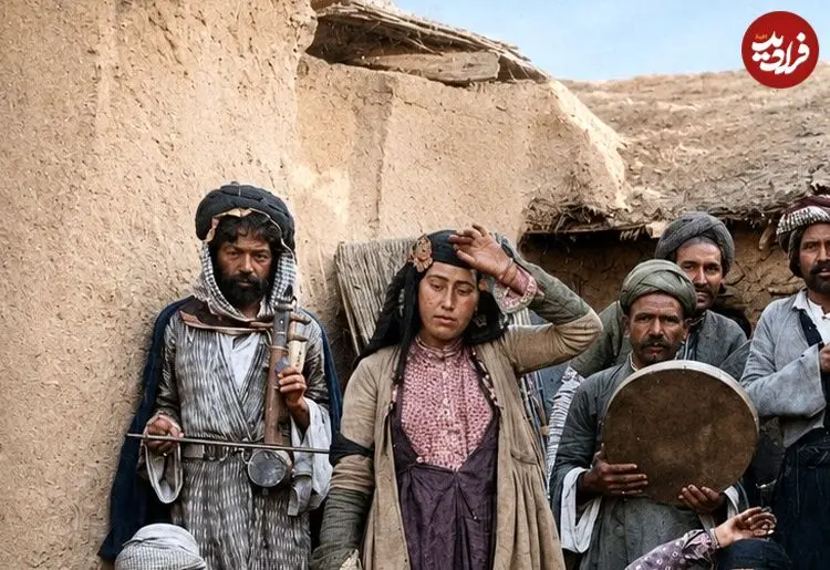 ایران عهد قاجار به روایت عکس‌های رنگی‌شده؛ از «رقصنده‌ها در روستا» تا «تریاکی‌ها در خرابه»