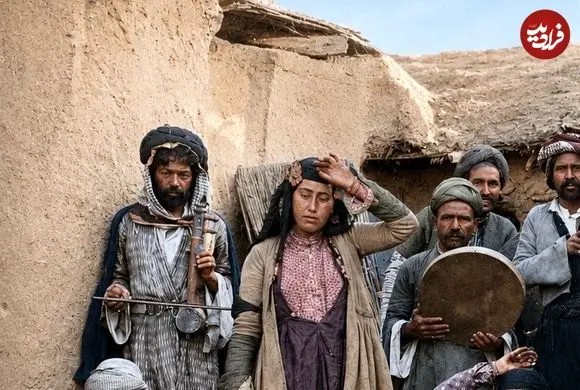 ایران عهد قاجار به روایت عکس‌های رنگی‌شده؛ از «رقصنده‌ها در روستا» تا «تریاکی‌ها در خرابه»
