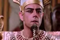 عکس| سفر زمان؛ «آخناتون و آناهیتا همتی» در کنار هم روی صحنه تئاتر؛ سال 90