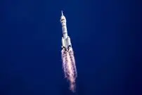 ببینید؛ چین ۳ فضانورد به فضا فرستاد