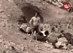 عکس| سفر زمان؛ آبتنی مردان قاجاری در چشمۀ آبگرم سرعین؛ 130 سال قبل