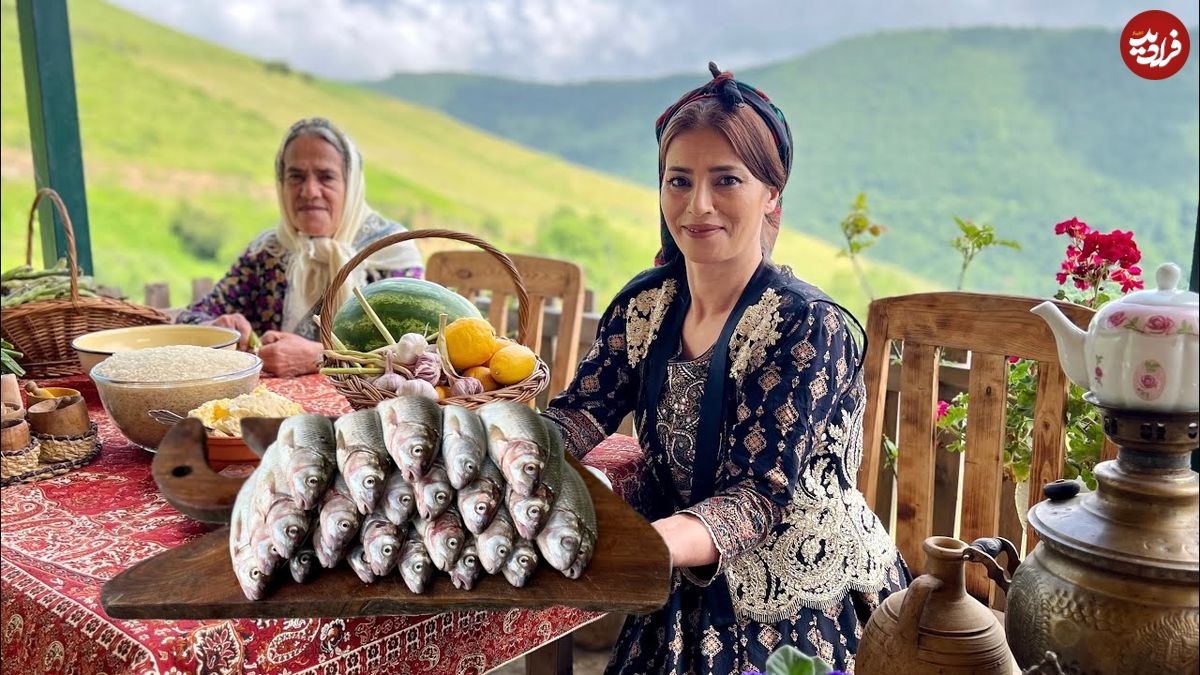 ببینید؛ غذای روستایی در ایران؛ پخت پلو ماهی کبابی در روستایی زیبا