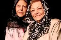 تصویر| سفر در زمان؛ عکس یادگاری «اکبر عبدی با حمیده خیرآبادی»؛ دهه 70