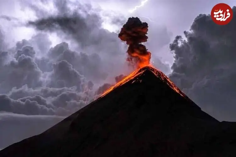 ببینید| پرتاب خاکستر تا ۹ کیلومتر؛ فوران آتشفشان در روسیه