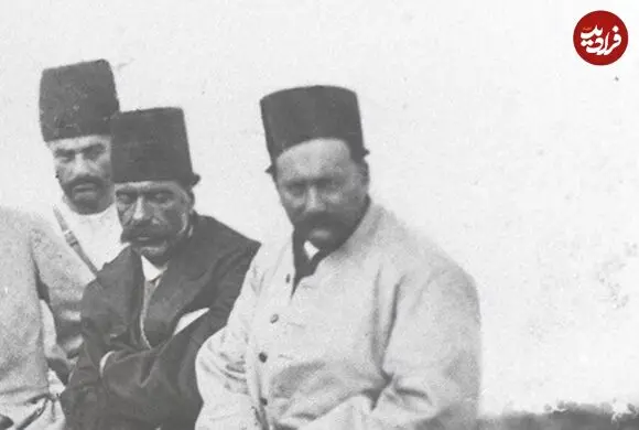 عکس| سفر زمان؛ عکس یادگاری درباریان ناصرالدین شاه در ساحل دریای خزر