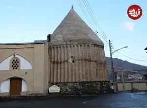 عکس| سفر به ایران قدیم؛ زن اروپایی در «امامزاده عبدالله دماوند» در دوران احمدشاه قاجار
