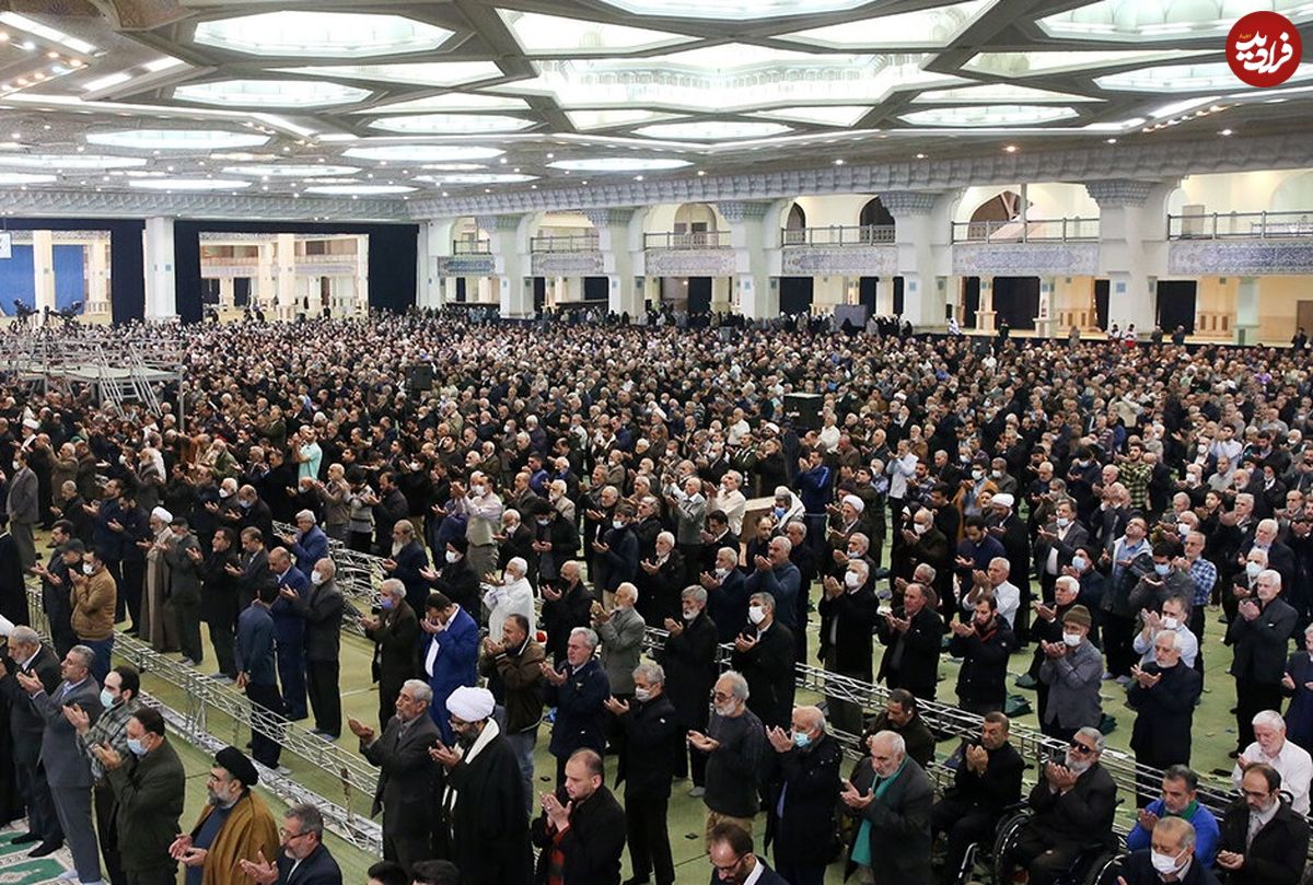 عکس؛ سفر به تاریخ؛ نماز جماعت تهرانیها؛ 130 سال قبل