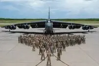 تعداد خدمه بمب‌افکن B-52 چقدر است؟