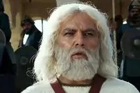 عکس| سفر زمان؛ چهرۀ متفاوت «فریبرز عرب نیا» در کنار «نیکی کریمی» در «شکلات داغ»