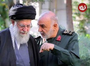 عکس؛ سفر به تاریخ؛ صحبت در گوشی دختر شهید با «سردار سلامی»؛ سال 1401