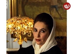 عکس| سفر در زمان؛ «بی نظیر بوتو» در میان فعالان جنبش آرمان زنان در پاکستان؛ سال 1358