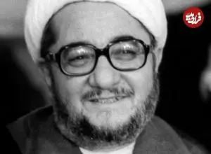 عکس| سفر در زمان؛ «محمدصادق خلخالی» در حال سخنرانی در مجلس؛ دهه 60