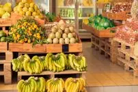 (عکس) حرکت تحسین‌برانگیز و حال خوب‌کُنِ یک مغازه‌دار