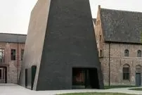 تصاویر| تبدیل صومعه تاریخی بلژیک به موزه هنری؛ معماری جادو می کند 