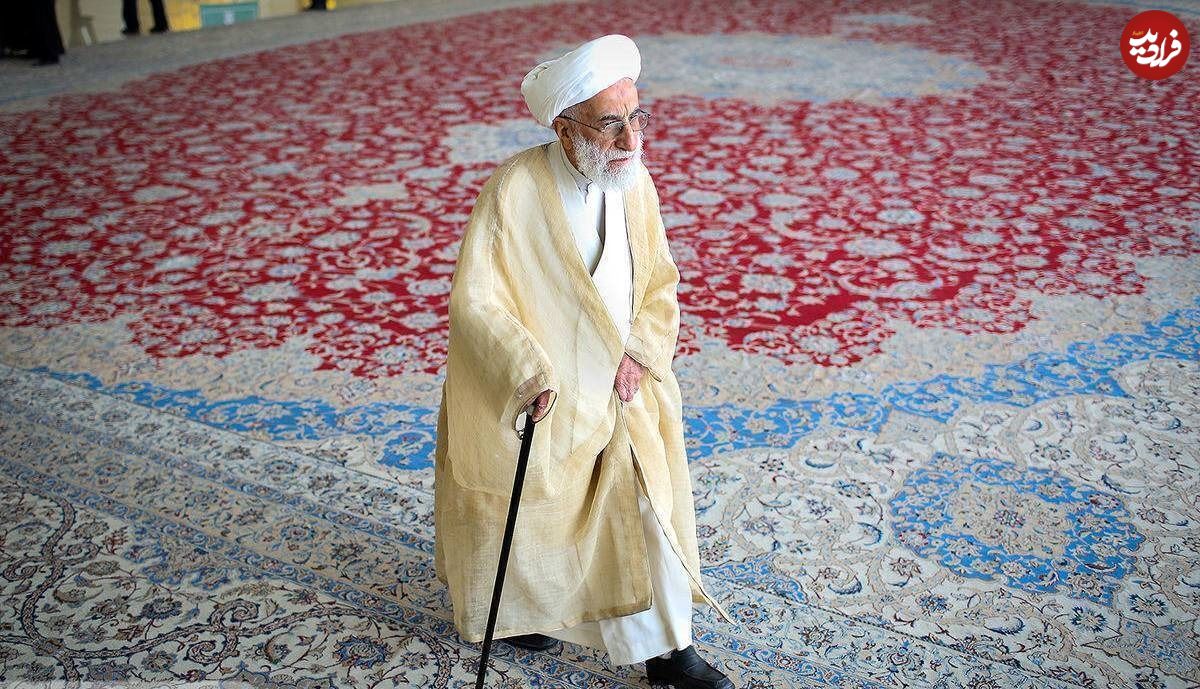 عکس| سفر در زمان؛ «احمد جنتی» در کنار «شهید رجایی»؛ سال 1359