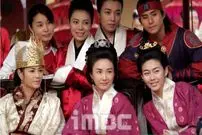 عکس| سفر به تاریخ؛ «بانو یوها» در 27 سالگی در کنار همسرش؛ 8 سال قبل از «سریال جومونگ»