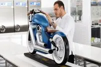 ببینید| مراحل ساخت یک موتورسیکلت با شکلات توسط یک قناد مشهور