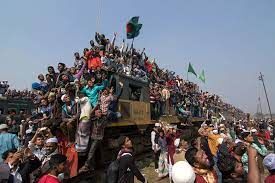 (ویدئو) وضعیت وحشتناک یک قطار مسافربری در بنگلادش
