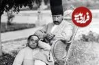 عکس| سفر زمان؛ تصویر رنگی‌شده از مرد قاجاری با کلاه پنج‌طبقه در کنار یک خواجه