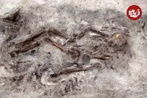 کشف مقبرۀ 1100 سالۀ «زن و سگش» که در قایق دفن شده بودند