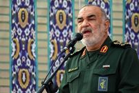 عکس؛ سفر در زمان؛ «لاریجانی، سرلشکر موسوی و سردار سلامی» در بیت رهبری؛ سال 1403