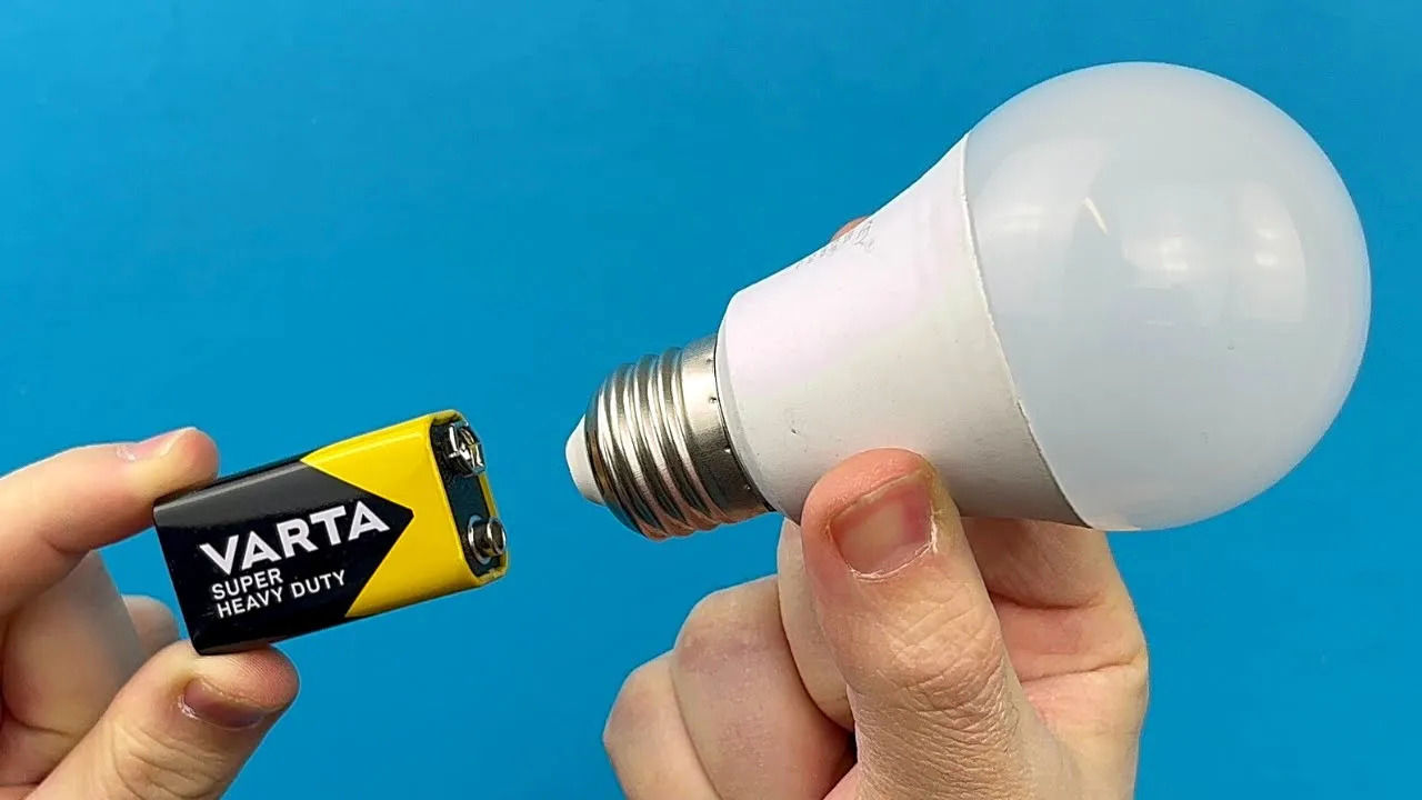 (ویدئو) دو ترفند جالب برای تعمیر لامپ های LED با باتری
