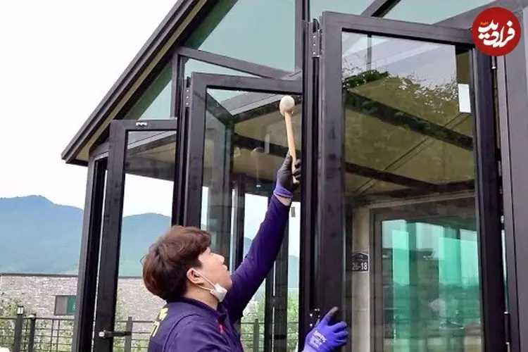 ببینید| مراحل ساخت درهای شیشه ای در کارخانه ای مدرن در کره جنوبی