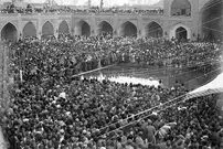 (عکس) حضور زنان و مردان در مراسم روضه‌خوانی دوران قاجار