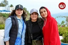 تصاویر؛ سفر گروهی بازیگران به شمال آفریقا؛ سلفی نرگس محمدی و علی اوجی در سیدی بوسعید تونس