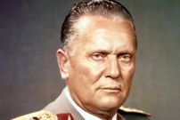 عکس؛ سفر در زمان؛ کمونیست انقلابی در تخت جمشید