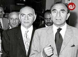 سفر در زمان؛ یادداشت‌های علم، شنبه ۱۹ اسفند ۱۳۵۱: یک کسی صورت مذاکرات بین کمپانی‌های نفتی را در لندن برایم آورد؛ شاید تقلبی بود، ولی جالب بود