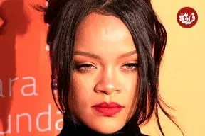 عکس| سفر در زمان؛ «ریحانا» در 17 سالگی و در حاشیه یک مراسم در نیویورک؛ سال 1384