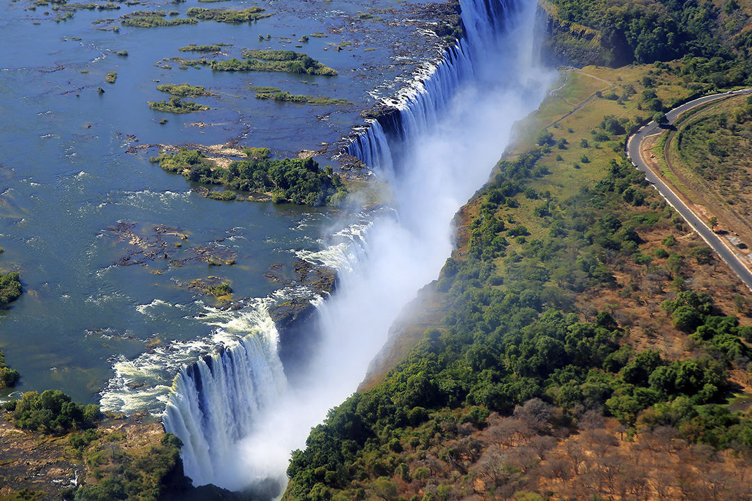 آبشار ویکتوریا؛ همه چیز درباره عریض‌ترین و شگفت‌انگیزترین آبشار جهان