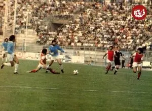 عکس؛ سفر در زمان؛ طرفداران پرسپولیس با تابلوی عدد ۶ سکوهای ورزشگاه را پر کردند!