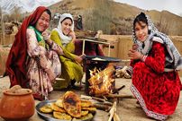 ببینید؛ غذای روستایی در افغانستان؛ تهیه بولانی با سیب زمینی و سبزیجات معطر