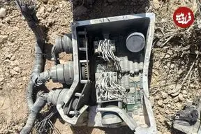 ببینید | بقایای پهپاد منهدم‌شدهٔ دشمن در استان فارس