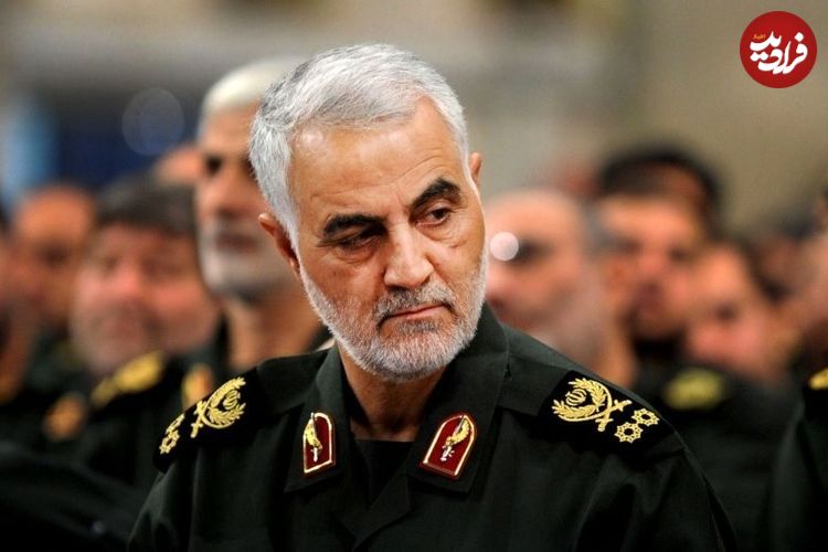 عکس؛ سفر به تاریخ؛ ملاقات «سردار سلیمانی» با «ژنرال اَسلَم‌بیگ، فرماندۀ ارتش پاکستان»؛ سال 1368