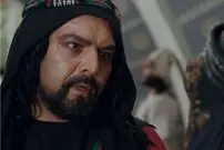 عکس| سفر زمان؛ تیپ و چهرۀ «فریبرز عرب‌نیا» در لس‌آنجلس روی صحنه تئاتر