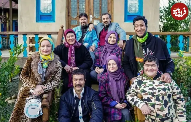 ببینید| چند نفر خانه نقی معمولی را اجاره کردند و «پایتخت» تماشا می‌کنند 