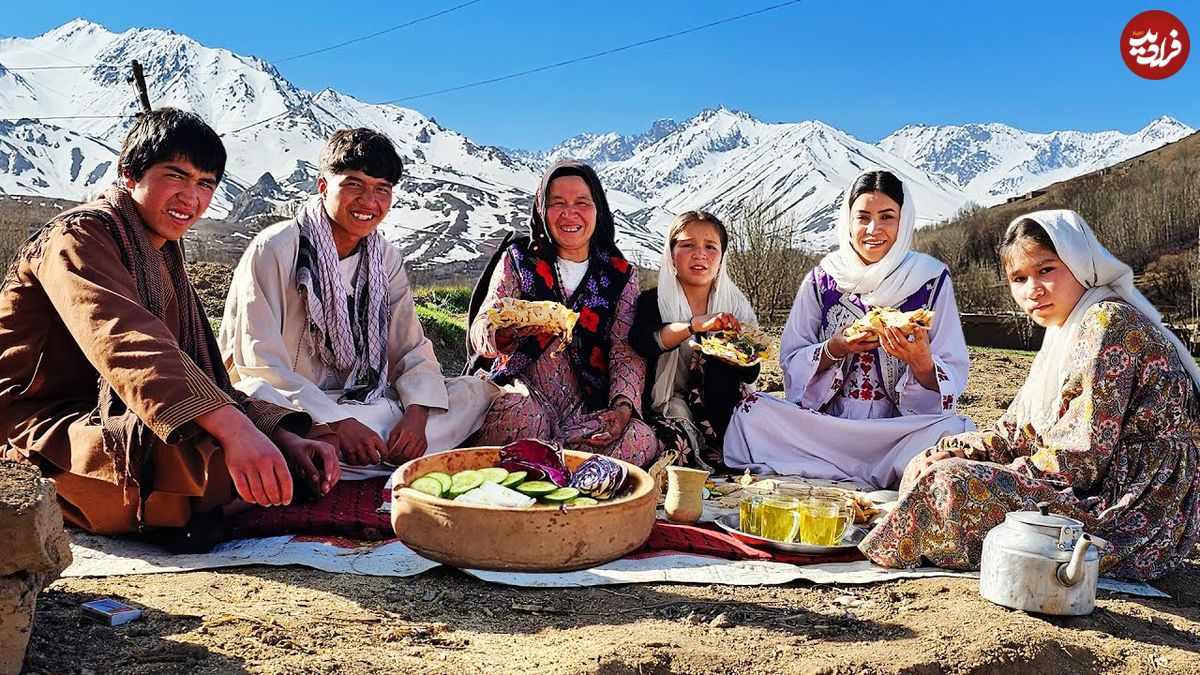 ببینید؛ غذای روستایی در افغانستان؛ تهیه ساندویچ برگر خانگی با سالاد
