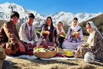 ببینید؛ غذای روستایی در افغانستان؛ تهیه ساندویچ برگر خانگی با سالاد