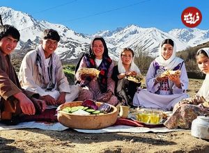 ببینید؛ غذای روستایی در افغانستان؛ تهیه ساندویچ برگر خانگی با سالاد