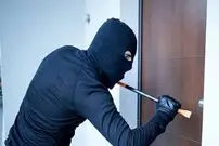 (ویدیو) این مرد خنگ‌ترین دزدی است که تا به حال دیده‌اید